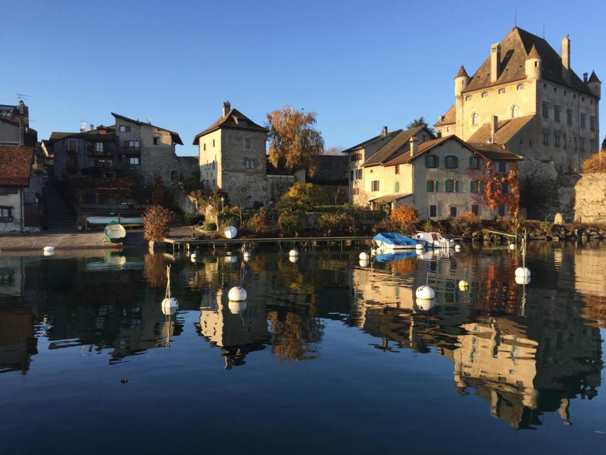 A Room With A View - Maisonnette Dans Bourg Medieval Au Bord Du Lac Leman Yvoire Exterior foto