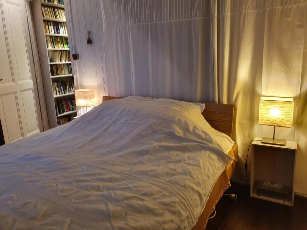 A Room With A View - Maisonnette Dans Bourg Medieval Au Bord Du Lac Leman Yvoire Exterior foto